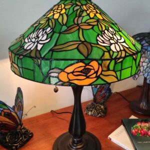 lampada da tavolo tiffany verde con fiori