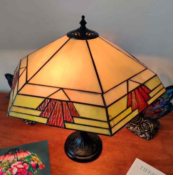 lampada da tavolo esagonale