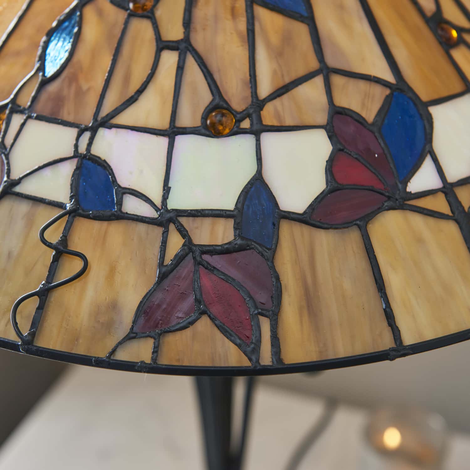 Lampada da Tavolo Stile Tiffany Autunnale dettagli