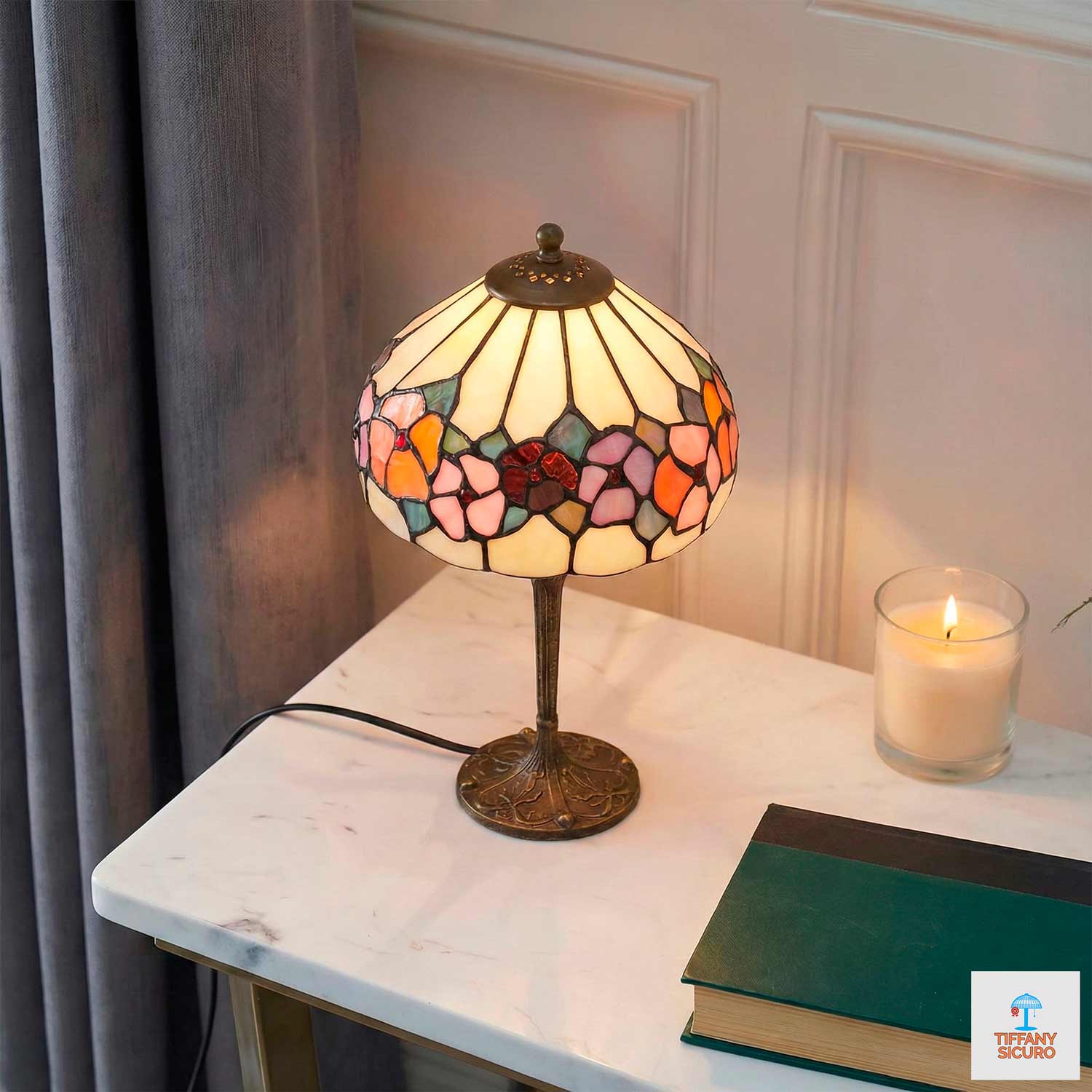 Abatjour-Stile-Tiffany-con-Fiori-2