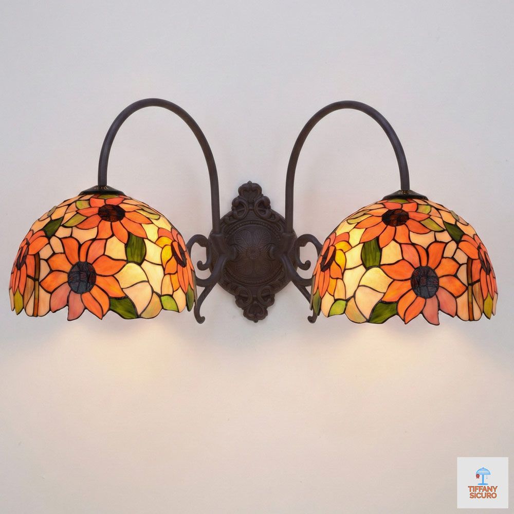 Applique Tiffany a 2 Bracci con Fiori, larga 46cm 1 Applique Tiffany a 2 Bracci con Fiori