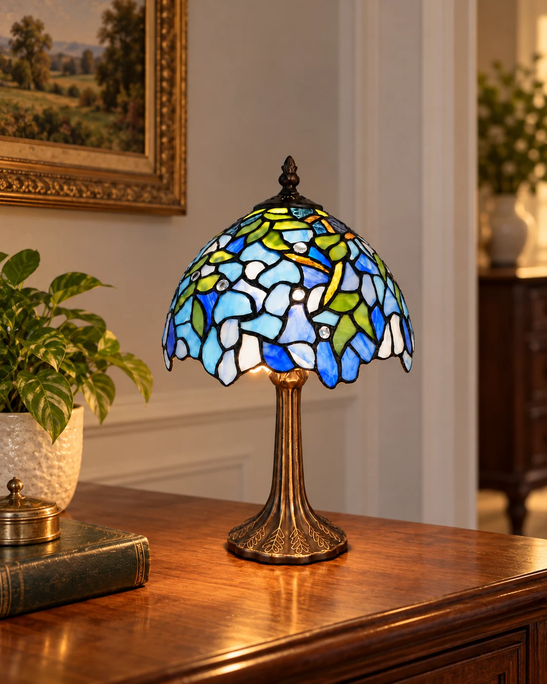 Abatjour Tiffany o Lampada Tiffany da Comodino Viola Azzurra Verde, 25cm 9 Lampada Tiffany TS1113 vista di tre quarti
